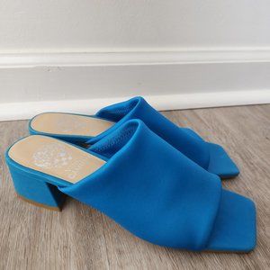 Vince Camuto 1.5 Block Heel (Size 6) Bright Blue